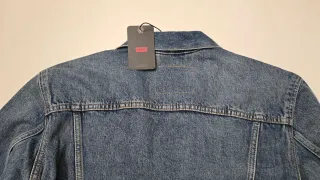 Cazadora Vaquera Levi's Talla L. Sin estrenar.
