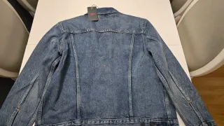 Cazadora Vaquera Levi's Talla L. Sin estrenar.