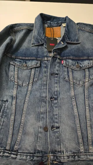 Cazadora Vaquera Levi's Talla L. Sin estrenar.