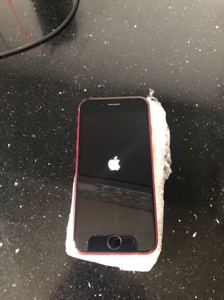 iPhone 8 128 GB Rojo batería nueva  sin golpes