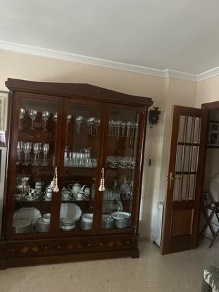 Mueble de salón vitrina madera