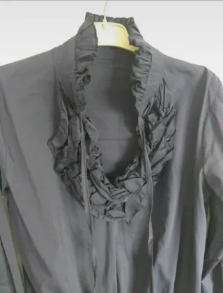 Romántica blusa con detalle de volantes