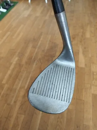 Sand wedge Cleveland Tour Action 56°