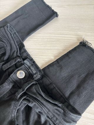 Pantalón pitillo Stradivarius 