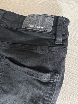 Pantalón pitillo Stradivarius 