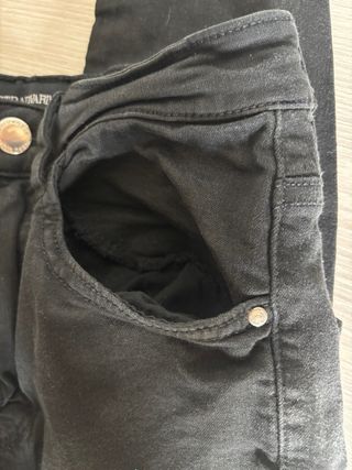 Pantalón pitillo Stradivarius 