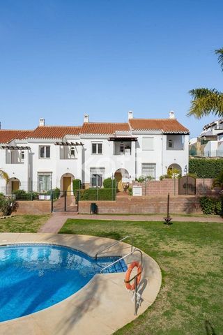 Casa adosada en alquiler en El Faro de Calaburra - Chaparral en Mijas