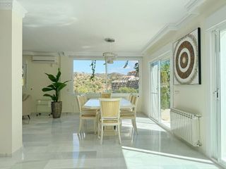 Chalet en alquiler en Elviria en Marbella