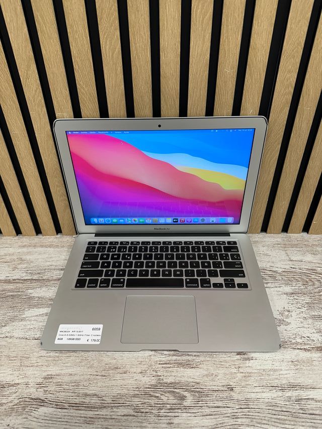 MacBook Air 13" 2017 i5 8gb 128gb SSD