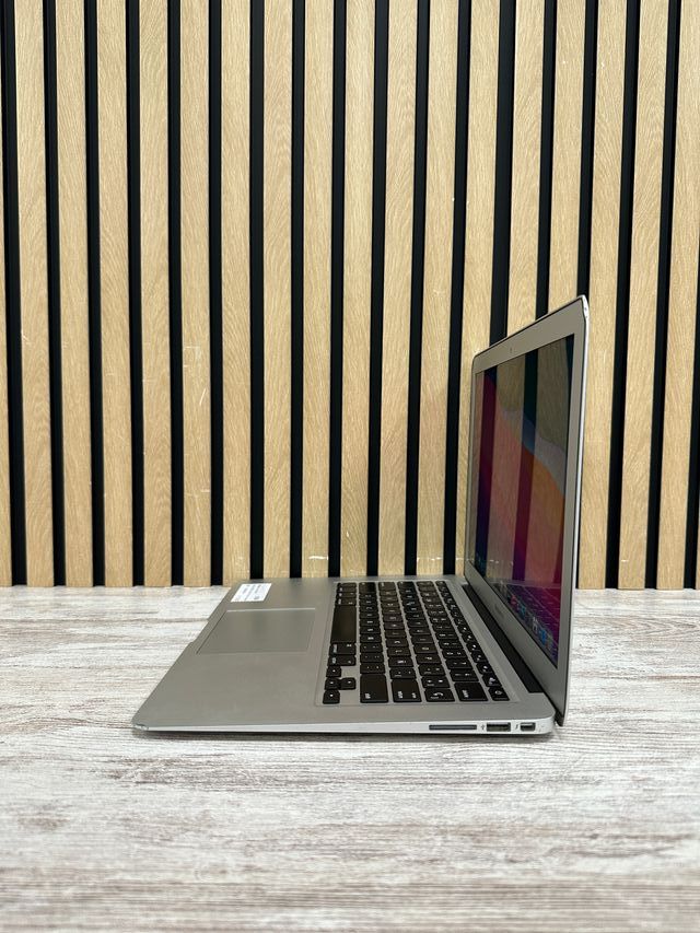 MacBook Air 13" 2017 i5 8gb 128gb SSD
