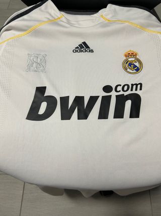 Camiseta Real Madrid 09-10. Disponible en XL y XXL