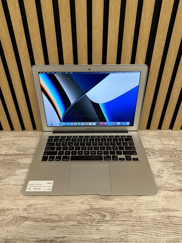 MacBook Air 13" 2017 i5 8gb 128gb SSD