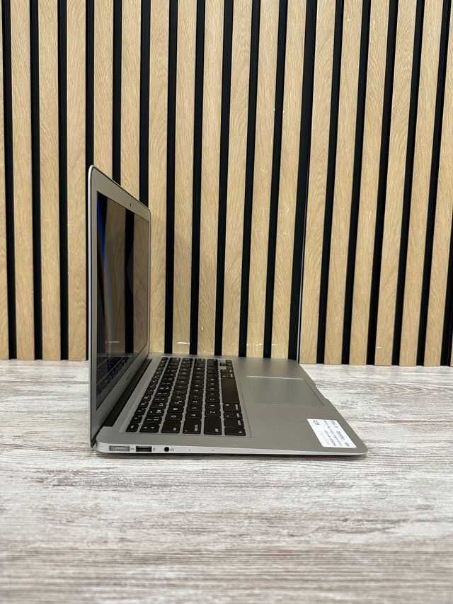 MacBook Air 13" 2017 i5 8gb 128gb SSD