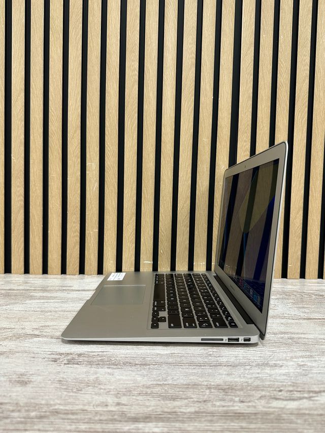 MacBook Air 13" 2017 i5 8gb 128gb SSD