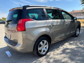 Peugeot 5008 2013