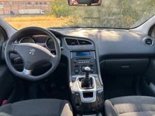 Peugeot 5008 2013