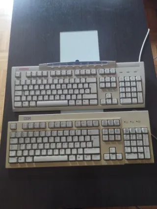 Lote 2 Teclados Compaq y IBM Beige