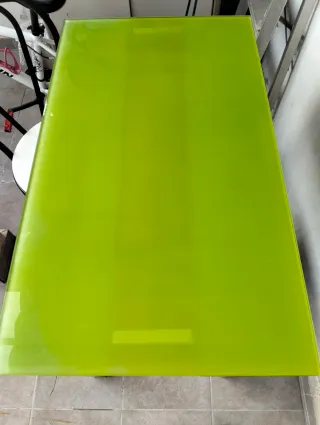 Mesa de cristal extensible verde
