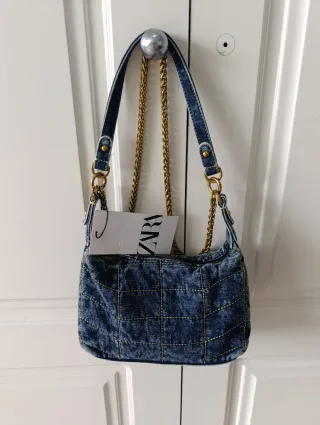 Bolso Zara Denim con Cadena Dorada