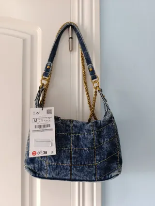 Bolso Zara Denim con Cadena Dorada