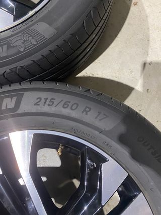 Llantas Peugeot 215/60 R17 Michelin