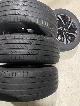 Llantas Peugeot 215/60 R17 Michelin