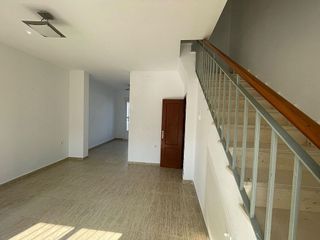 Casa adosada en venta en Pilas