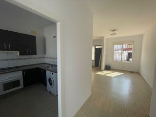 Casa adosada en venta en Pilas