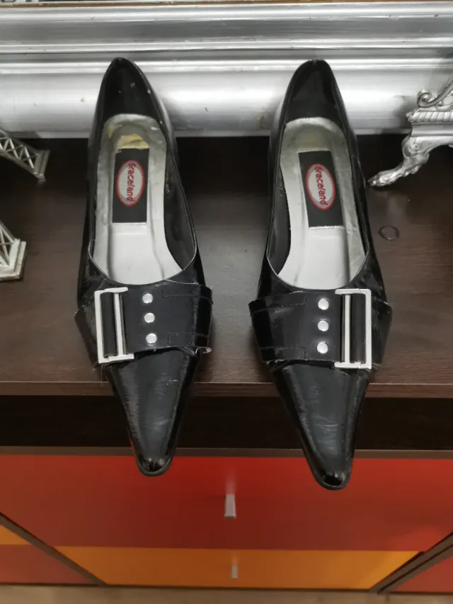 Zapatos de charol negros