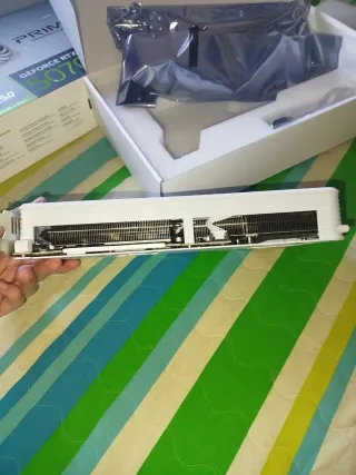 RTX 5070 PRIME ASUS BLANCA