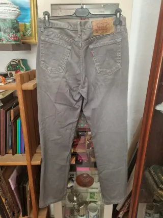 Vaqueros Levi's Hombre Gris