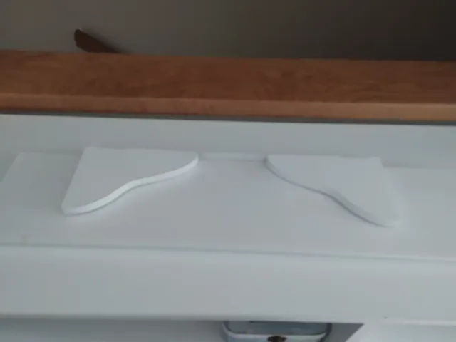 Estante de madera blanco