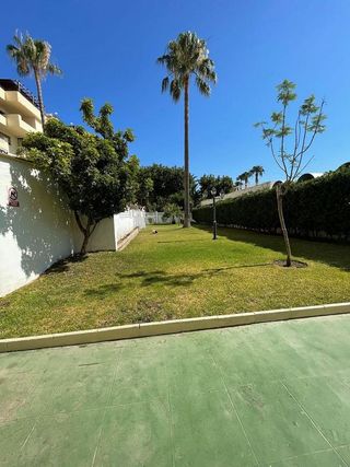 Piso en venta en La Carihuela en Torremolinos