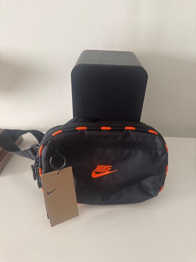 Bandolera Nike Hayward Negra Naranja Nueva