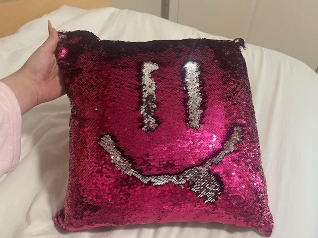 Cojín reversible lentejuelas rosa y plata