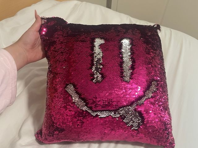 Cojín reversible lentejuelas rosa y plata