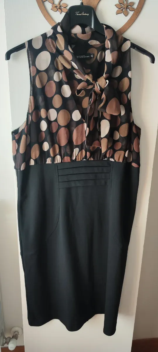 Conjunto Vestido Negro y Chaquetita Marrón