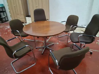 MESA REDONDA CON 6 SILLAS AÑOS 70