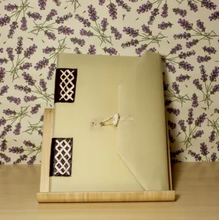 Libro en cartera, reproducción s.XVII