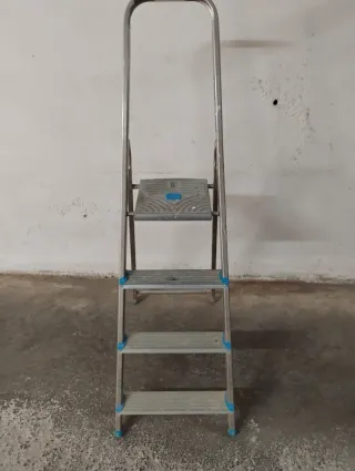 Mac Allister 4-step aluminum ladder