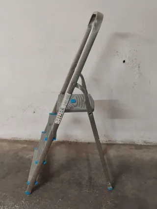 Mac Allister 4-step aluminum ladder