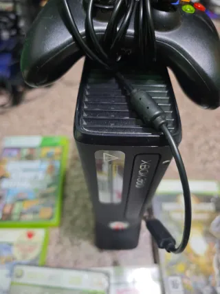 Xbox 360 Negra + Juegos