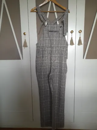 Peto mujer Zara cuadros Talla M.
M
