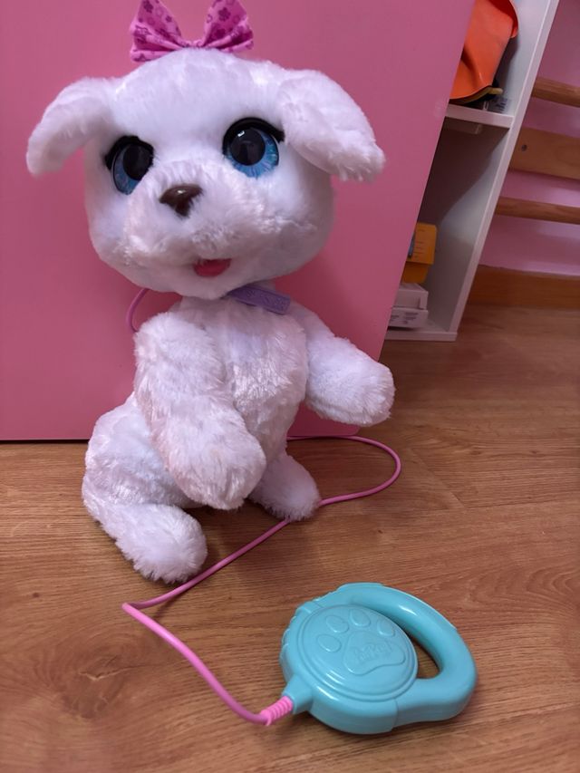Perrito interactivo Fur Real con correa