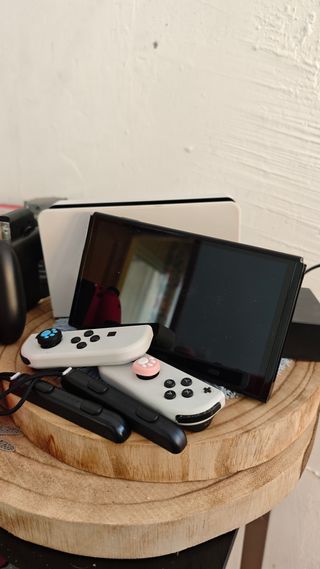 Nintendo Switch OLED bianco + controller aggiuntivo