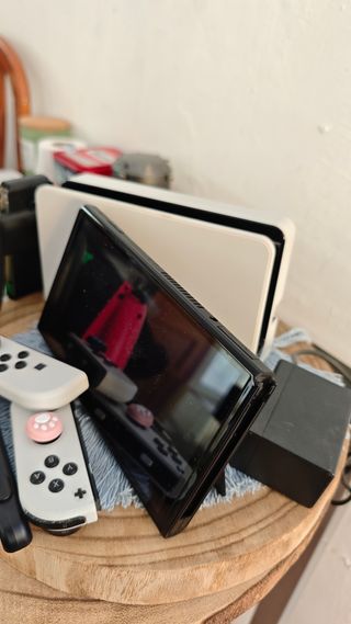 Nintendo Switch OLED bianco + controller aggiuntivo