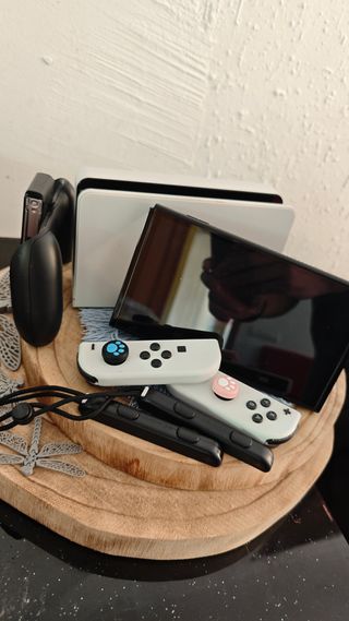 Nintendo Switch OLED bianco + controller aggiuntivo