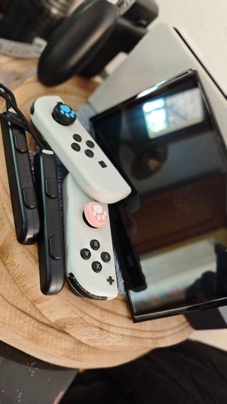 Nintendo Switch OLED bianco + controller aggiuntivo
