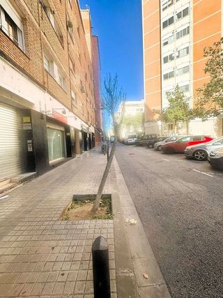 Local comercial en alquiler en Casagemes - Canyadó en Badalona