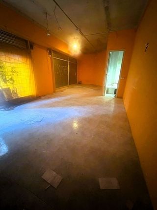 Local comercial en alquiler en Casagemes - Canyadó en Badalona
